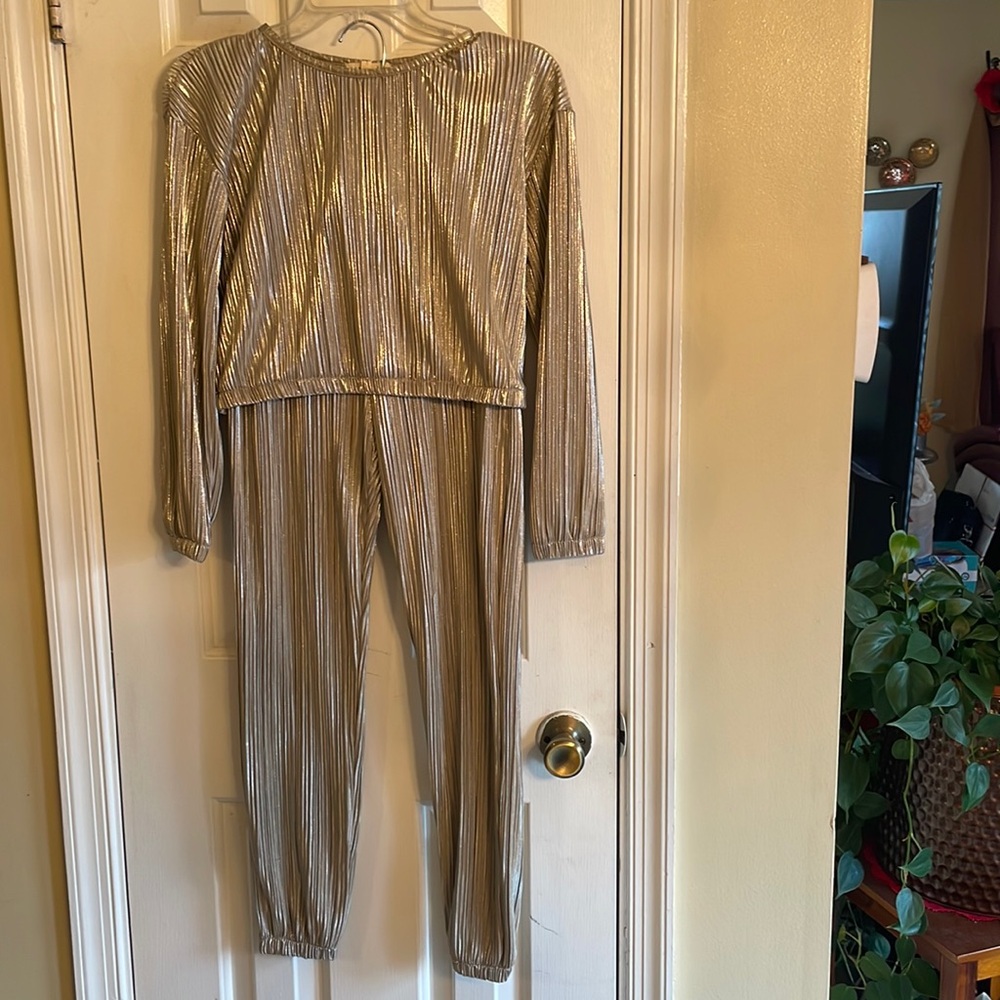 NWT Girls Copper Key 2 Piece Gold Set